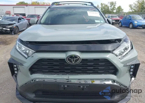2021 Toyota Rav4 Xle z USA, uszkodzony, nr VIN 2T3P1RFV7MW175205